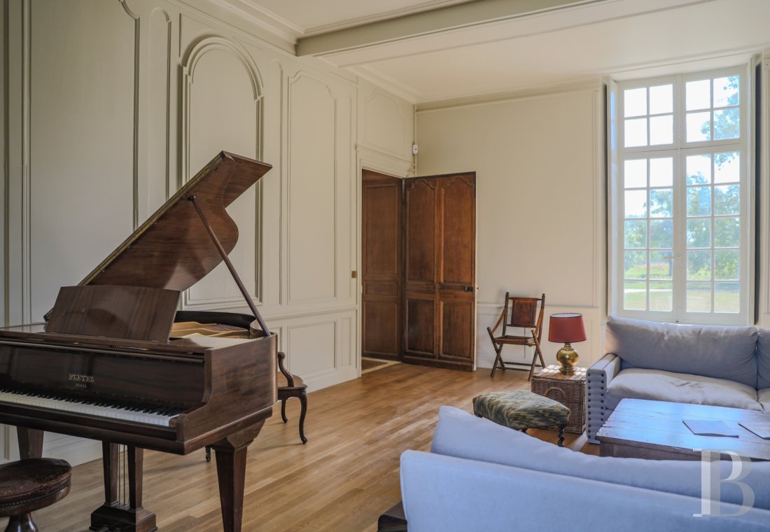 A château and its outbuildings in walled grounds to the north-east of Falaise, in Calvados - photo  n°14